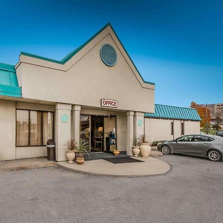 Econo Lodge Altoona I-99 Екстериор снимка